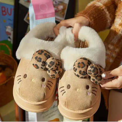 Chaussons en peluche Hello Kitty