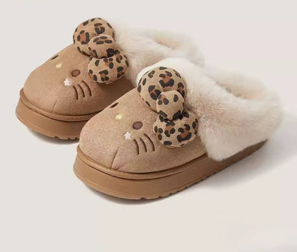 Chaussons en peluche Hello Kitty